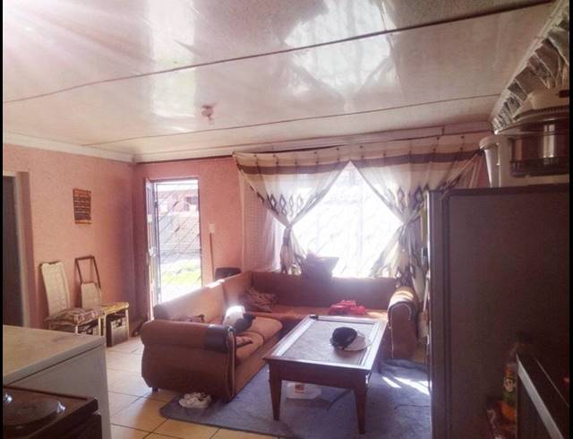 2 BEDROOM HOUSE FOR SALE IN PALM SPRINGS